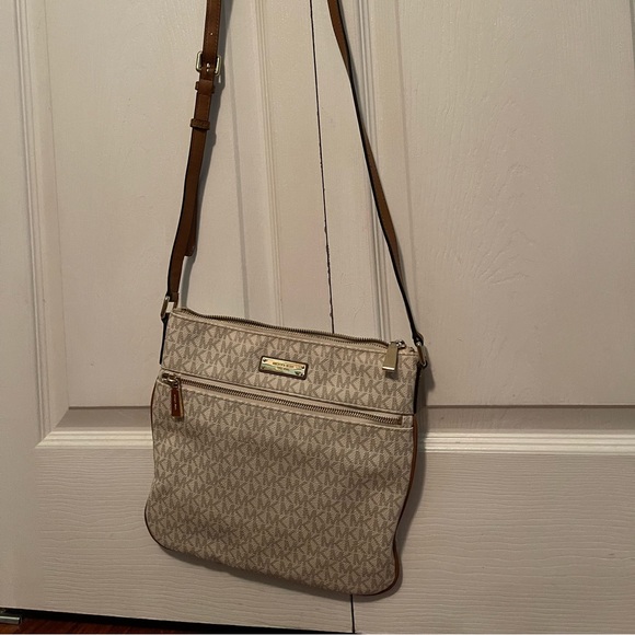 Michael Kors Purse - Picture 2 of 4